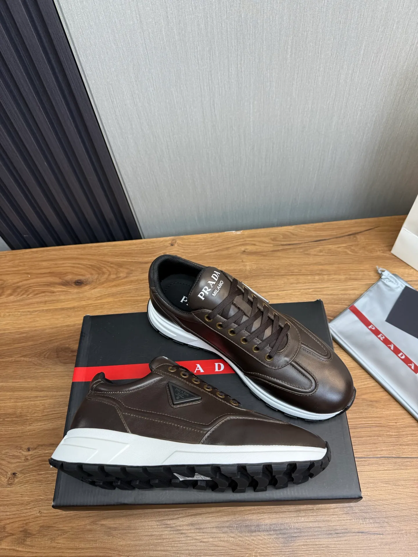 Factory price 640💰 [PRADA] Popular items in men's shoe counters, synchronized with the official website, 1 high-quality shipment ✔️Original cowhide + cowhide lining, 1🆚1 replica, original sole, 38-45 (45 customized, non-refundable)
